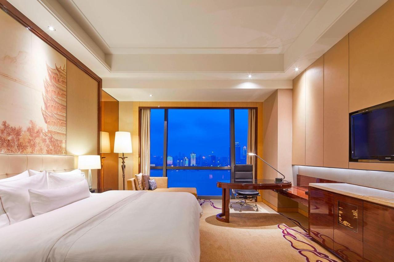 The Westin Wuhan Wuchang Экстерьер фото